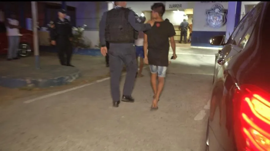 Policía retiene a 30 menores en Tocumen