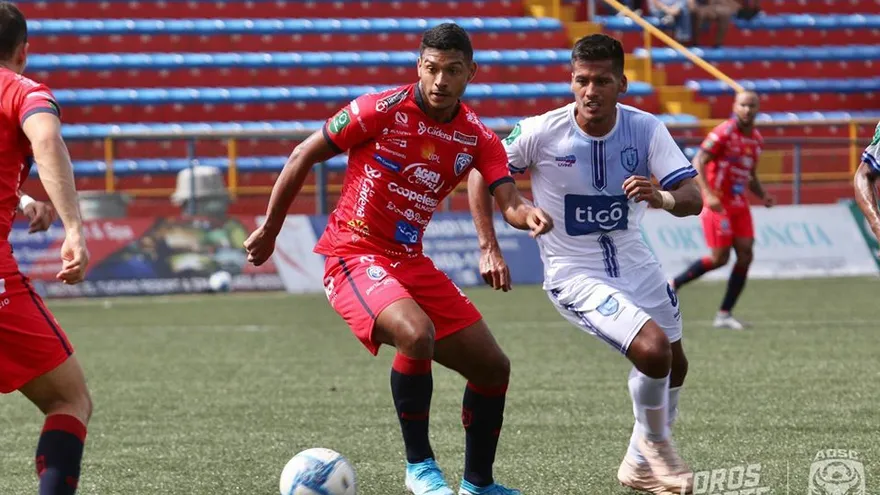 Primer gol de Jorman Aguilar en Costa Rica