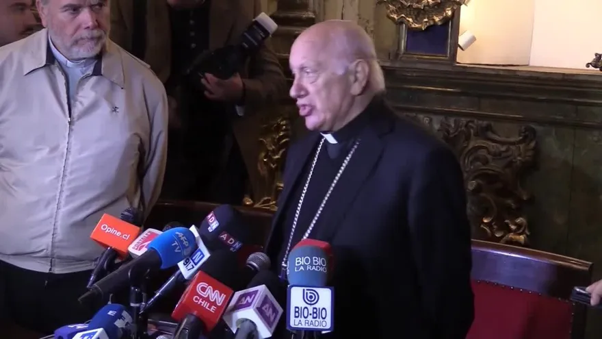 Cardenal asegura que el episcopado chileno desconocía los hechos denunciados por el papa