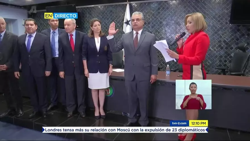 Continúa la disputa por la juramentación de la Comisión de Credenciales
