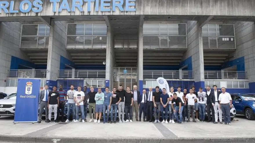 Édgar Yoel Bárcenas recibió un coche como jugador del Real Oviedo