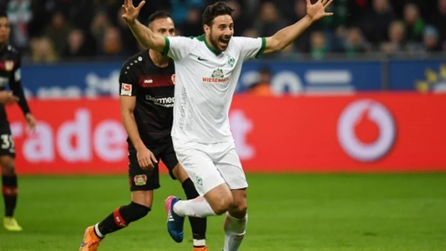Pizarro amarga al Bayer Leverkusen antes de Madrid.