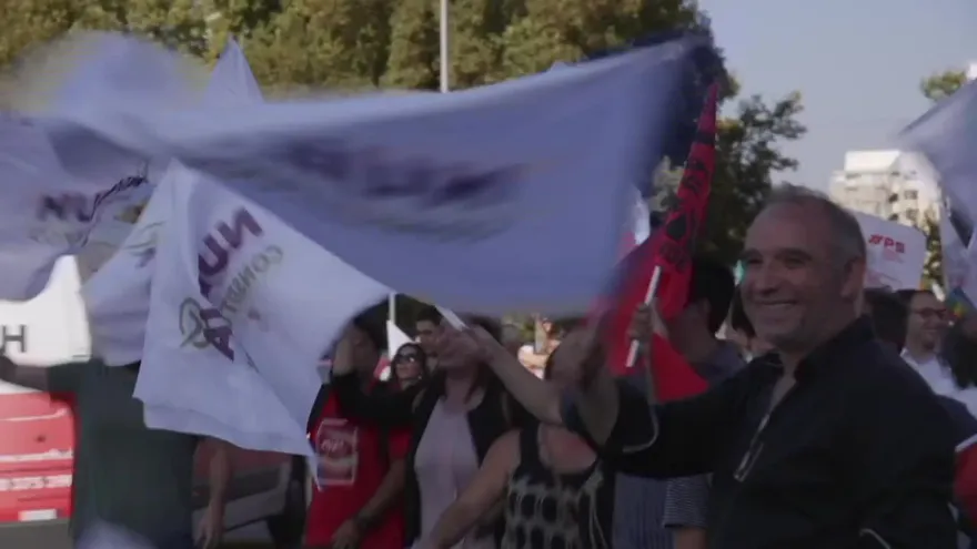 Chile larga campañas de apruebo y rechazo para plebiscito sobre Constitución.