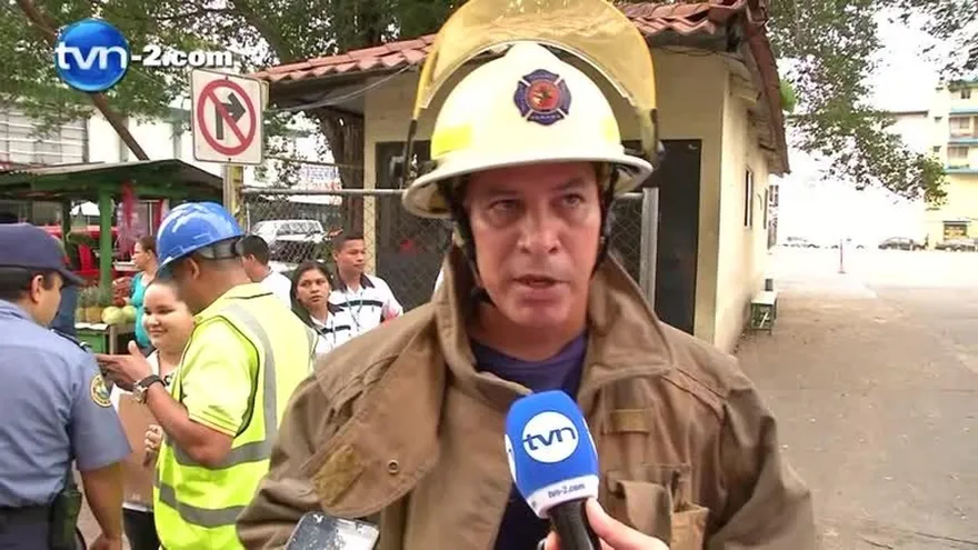 Bomberos practican simulacro como plan de emergencia