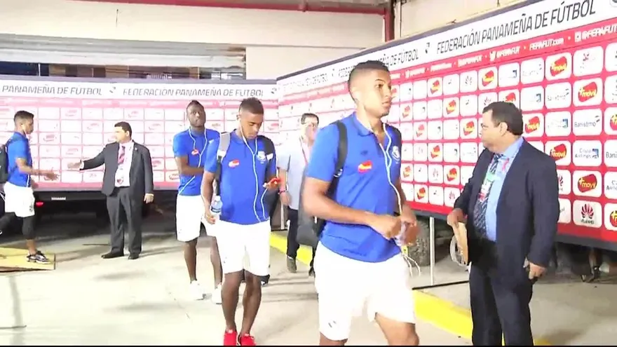Selección de Panamá llega al Rommel Fernández