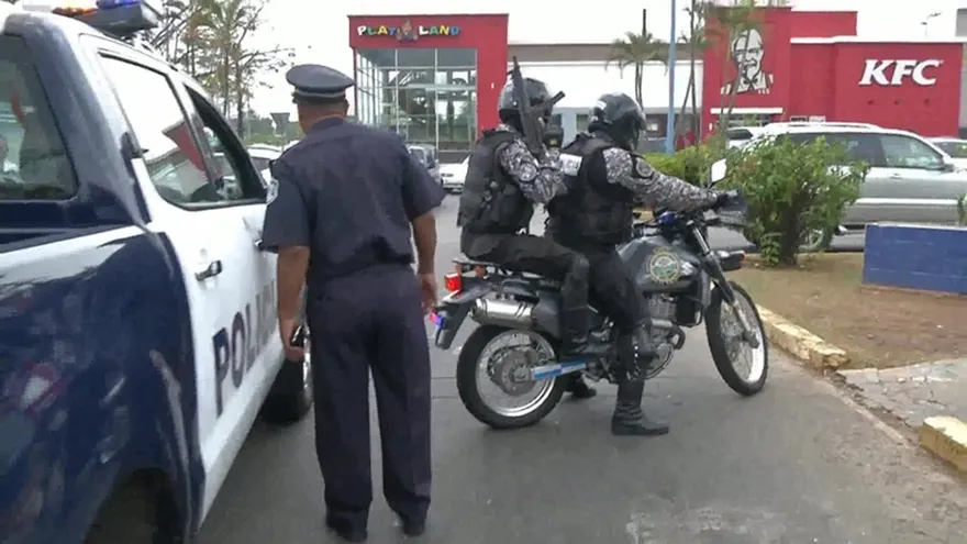 Roban arma a seguridad de banco en Tocumen