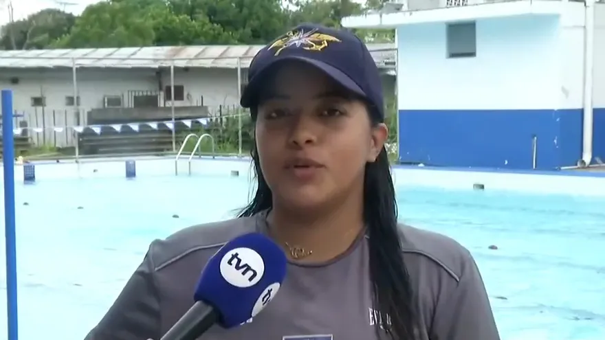 Leydis Vega una nadadora que busca representar a Panamá en Grecia