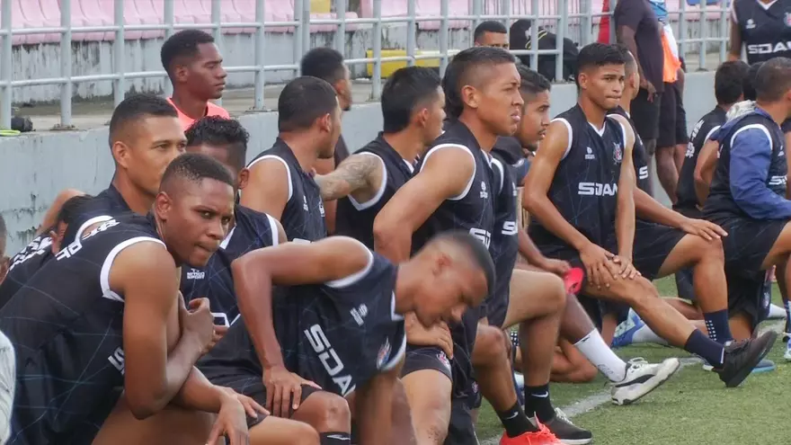 Jugadores del Atlético Nacional en entrenamiento