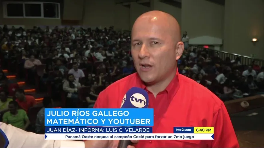Julio Profe, matemático y Youtuber da conferencia en Panamá