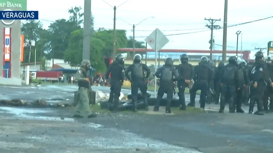 Enfrentamientos en Santiago desde la madrugada del viernes