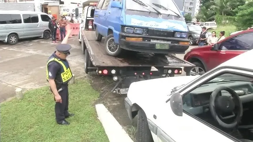 Remueven vehículos abandonados en Betania