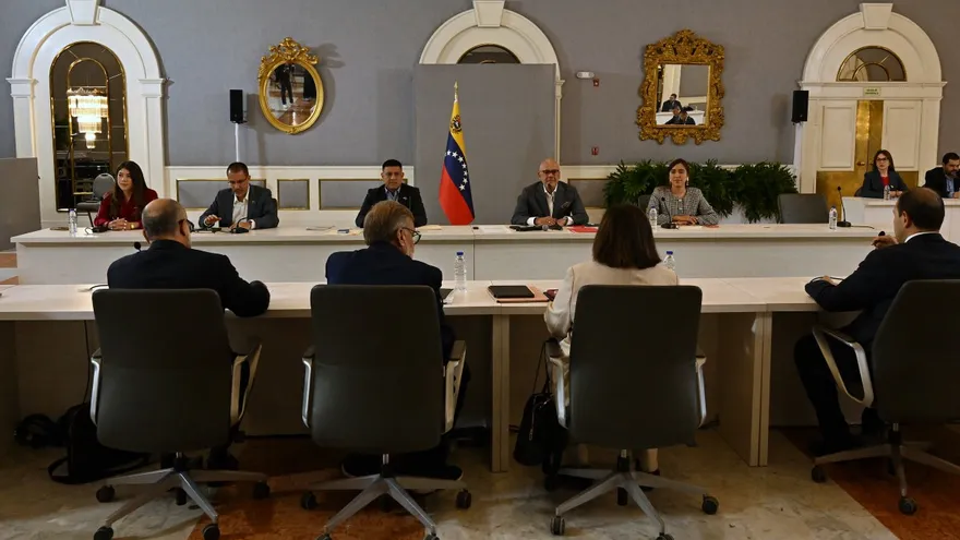 Negociaciones en Venezuela, Jorge Rodriguez y Dinorah Figuera.