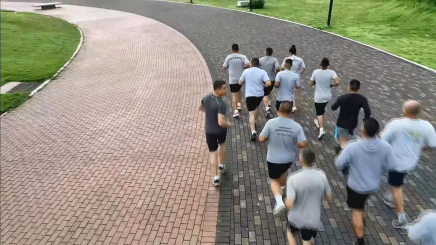 Personas realizan ejercicio en la Cinta Costera