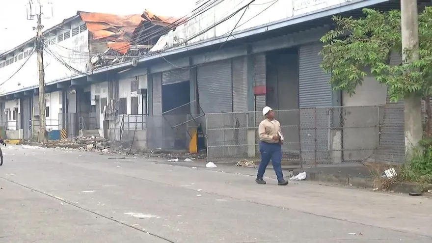 Siguen investigaciones por el fuego en una bodega en Zona Libre de Colón