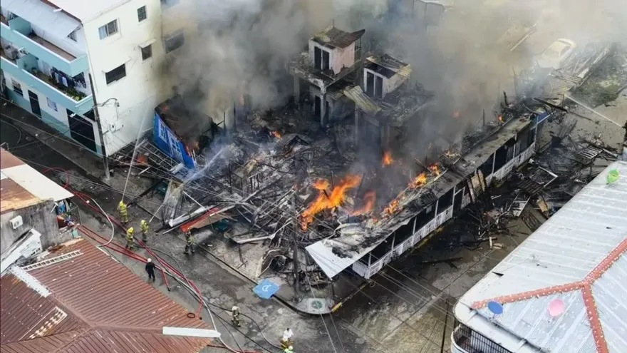 Incendio en La Macarronera deja sin hogar a 38 familias