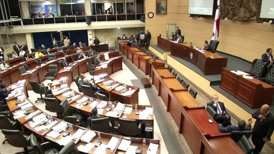 Diputados reaccionan por caso Martinelli