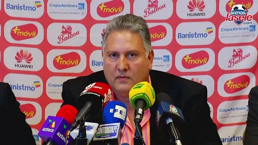 Pedro Chaluja le responde a los periodistas luego de sus declaraciones