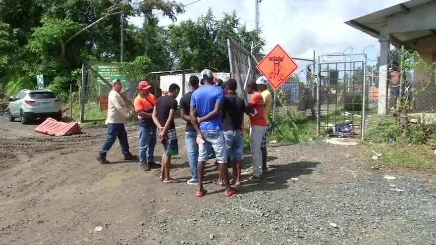 Protestan por no ser incluidos en el Saneamiento de la Bahía