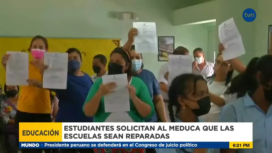 Estudiantes y padres de familia protestan por el pésimo estado de escuelas en La Chorrera