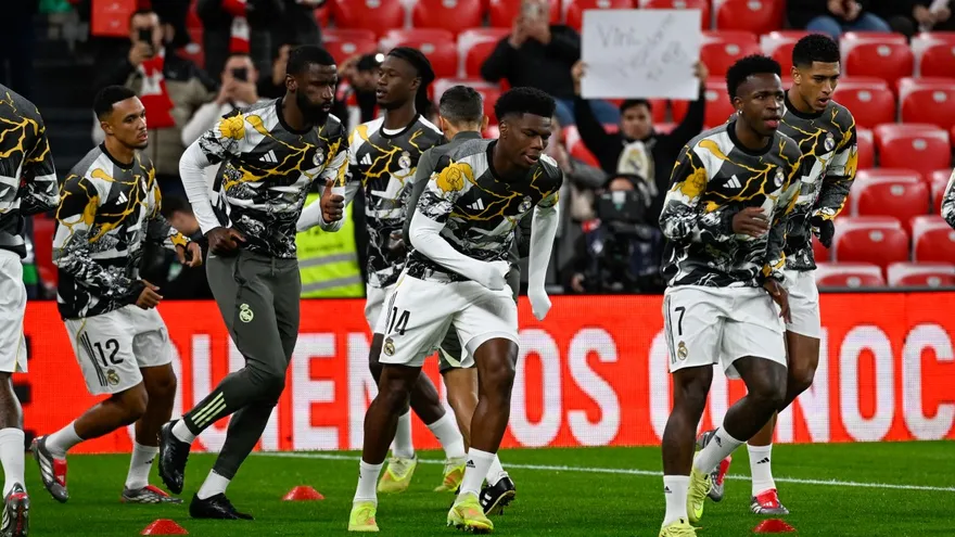 Real Madrid calentando LaLiga