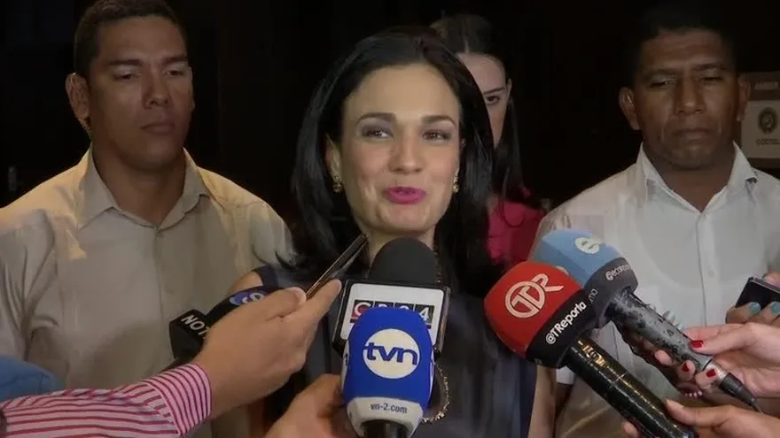Canciller panameña reacciona a resultado de plebiscito en Colombia