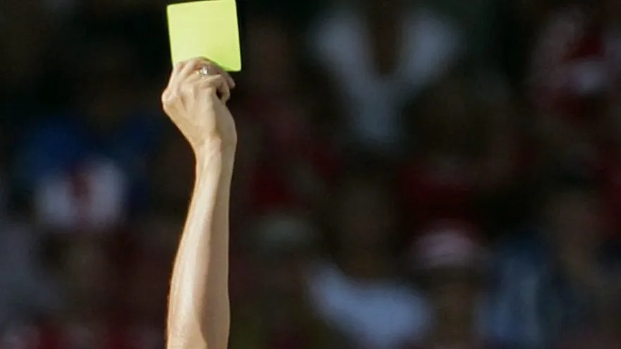 Los árbitros de Ecuador se quejan de abandono de la FIFA y la Conmebol