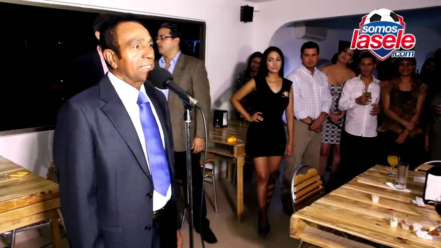 Exclusivo, un tributo para un grande, "Cascarita" Tapia y su restaurante