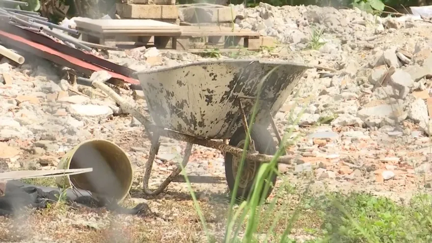 Vertederos clandestinos ponen en riesgo a residentes de Parque Lefevre