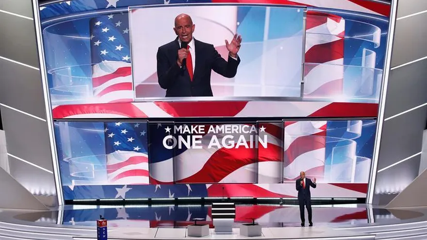 El presidente del Comité de Investidura Presidencial, Tom Barrack.