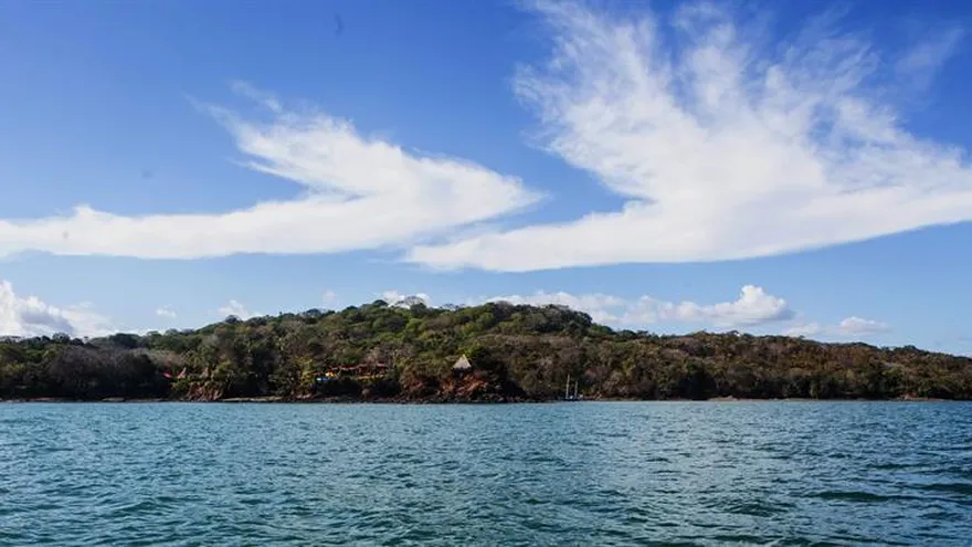 Fotografía de principios del mes de marzo de 2018, de la costa en el Golfo de Chiriquí (Panamá).