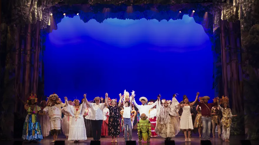 Actores de la obra en el Teatro Nacional