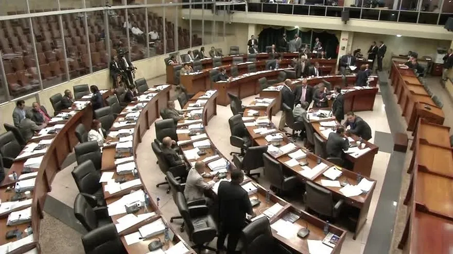 Críticas por beneficios a diputados