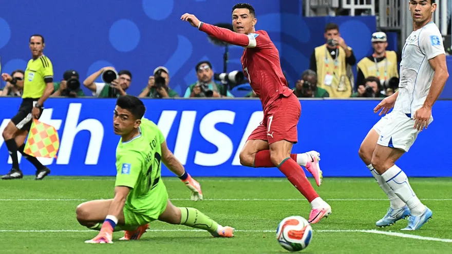 Portugal vs Uzbekistán Cristiano Ronaldo marca