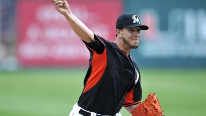 José Fernández vuelve a lanzar