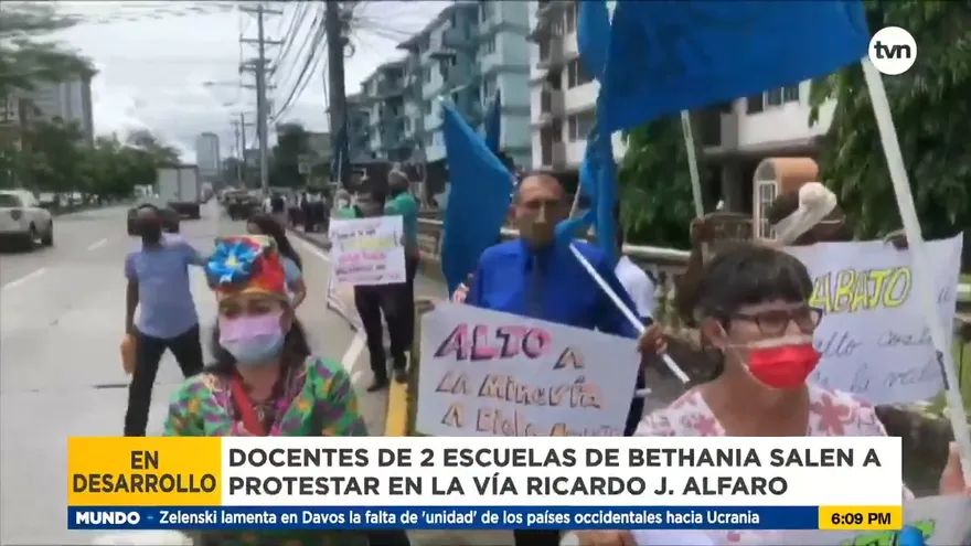 Dos colegios de Bethania salen a protestar