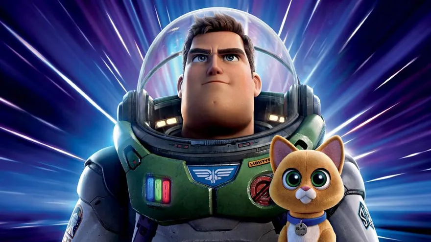 Buzz Lightyear es interpretado por el actor Chris Evans