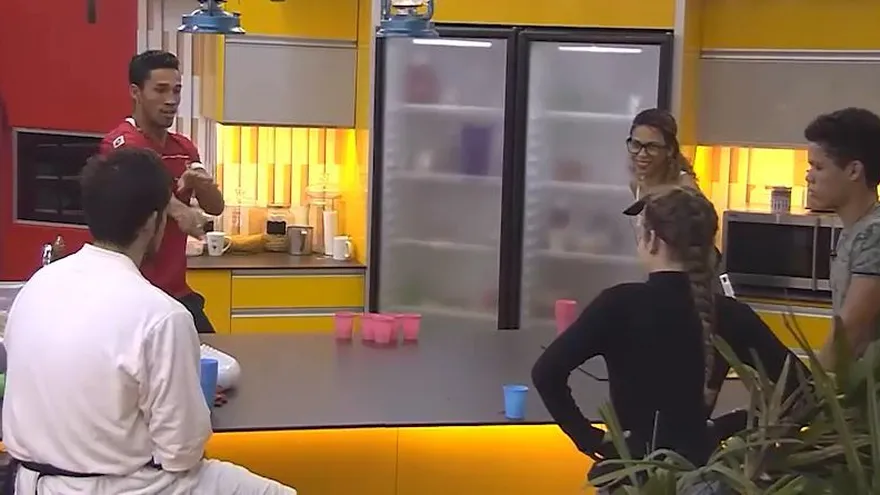 Rommelito se vuelve a integrar con sus hermanitos