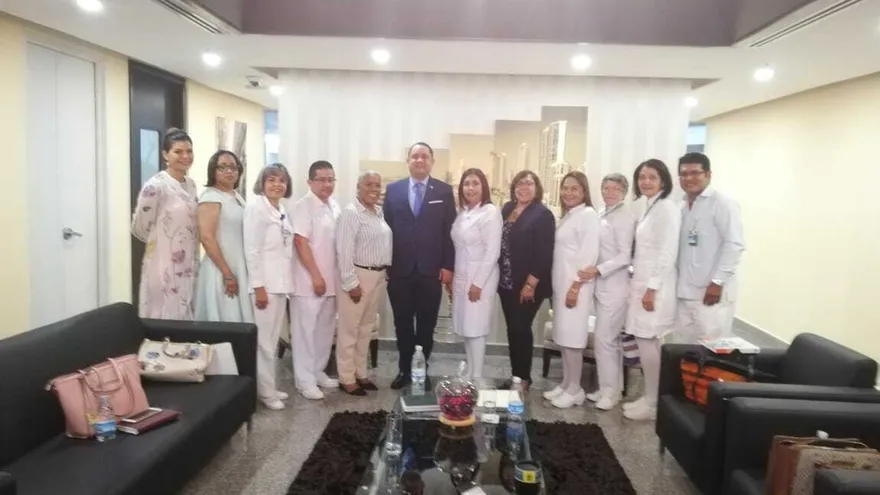 Reunión de las enfermeras y Marcos Castillero, presidente de la Asamblea Nacional