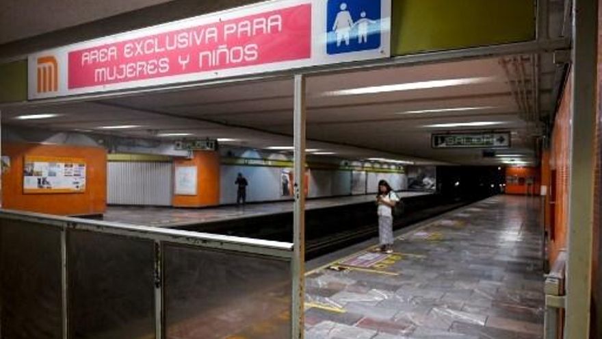 Mujeres desaparecen en inédita jornada de #UndíaSinNosotras en México