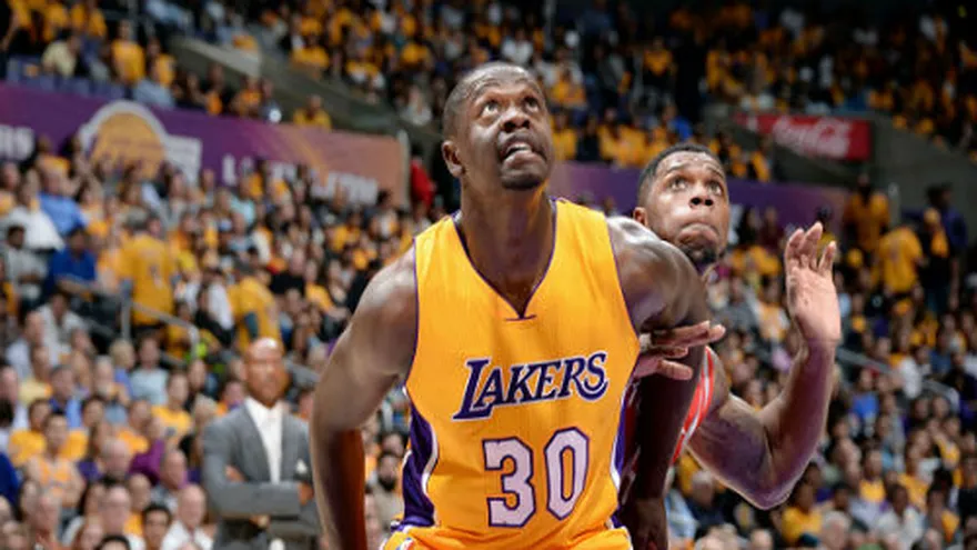 Julius Randle sufre grave lesión