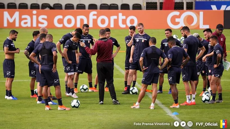 La selección de Venezuela prepara en Porto Alegre su debut ante Perú