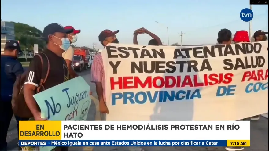 Pacientes de hemodiálisis protestan en Río Hato