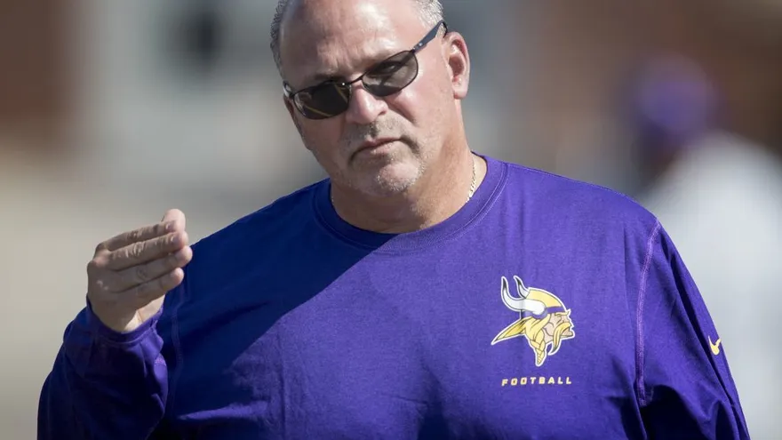 Muere el entrenador de línea ofensiva de los Vikings,  Tony Sparano