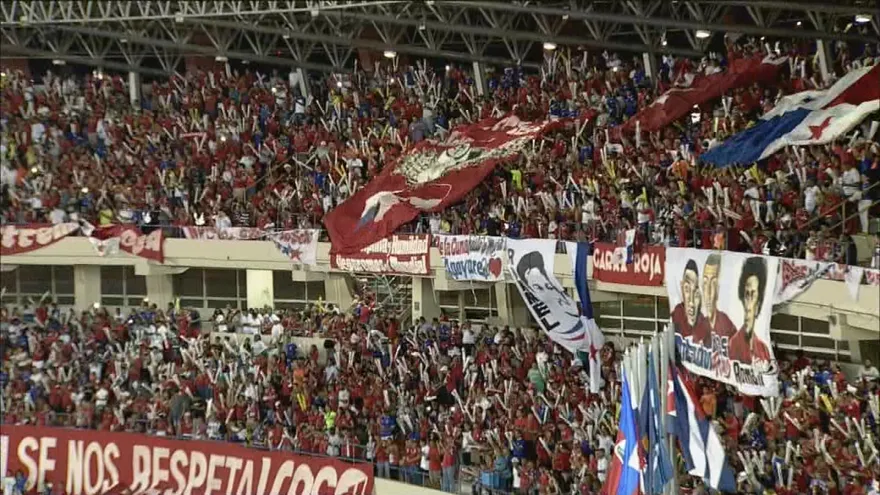 FIFA sanciona a Panamá por conducta antideportiva de los aficionados.