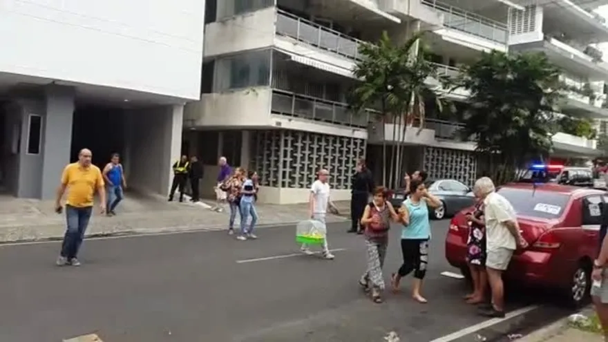 Controlan conato de incendio en edificio en la avenida Balboa
