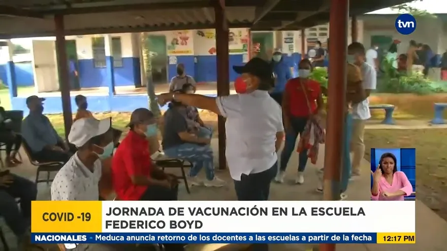 Cientos acuden a vacunarse contra la COVID-19 en Capira