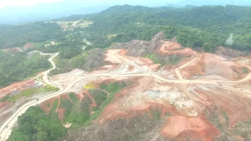 Trabajan en mantenimiento de la mina Petaquilla