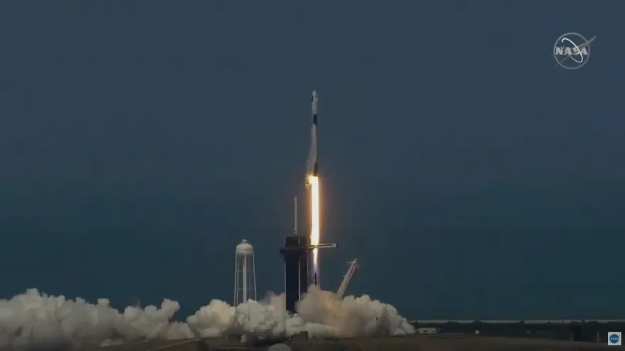 NASA y SpaceX realizan con éxito el despegue del primer vuelo de EEUU hacia la EEI en nueve años