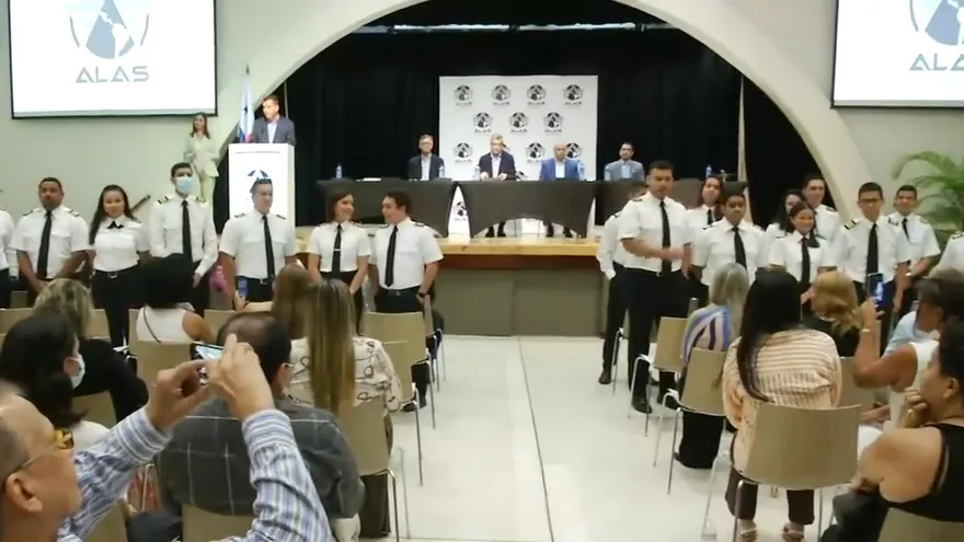 Academia ALAS gradúa 40 pilotos