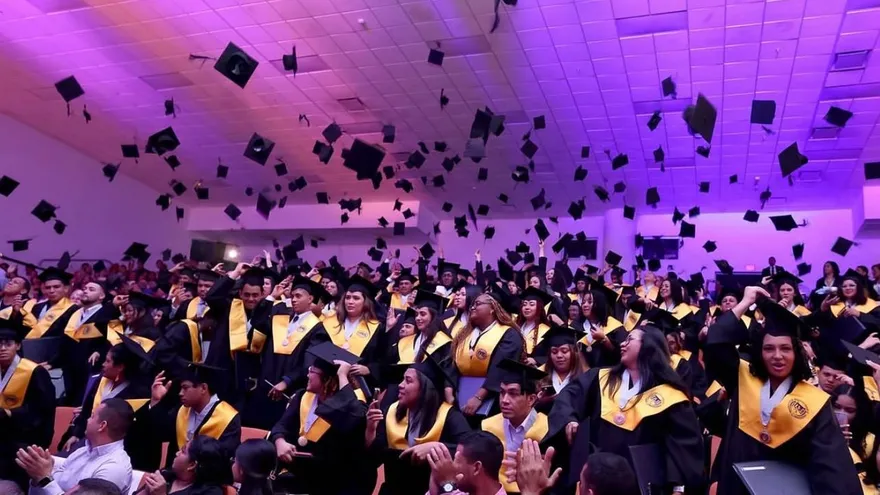 ITSE logra graduar a 320 estudiantes de diferentes carreras